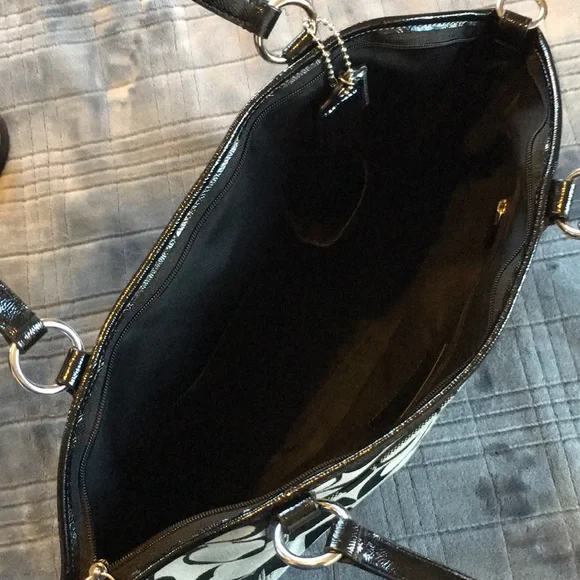 Coach purse - Picture 3 of 8